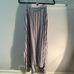 Great beach or walk around dress.  Size L.